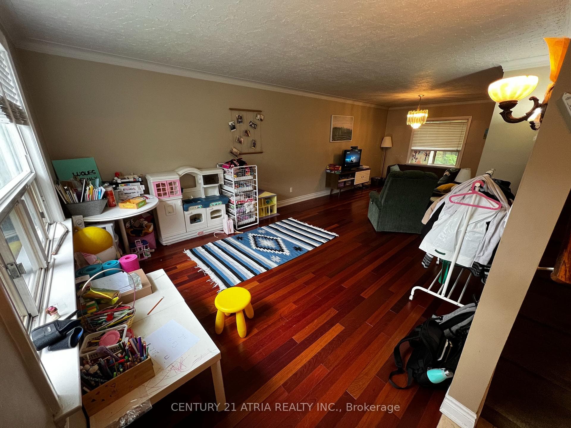 647 Coldstream Avenue photo 6