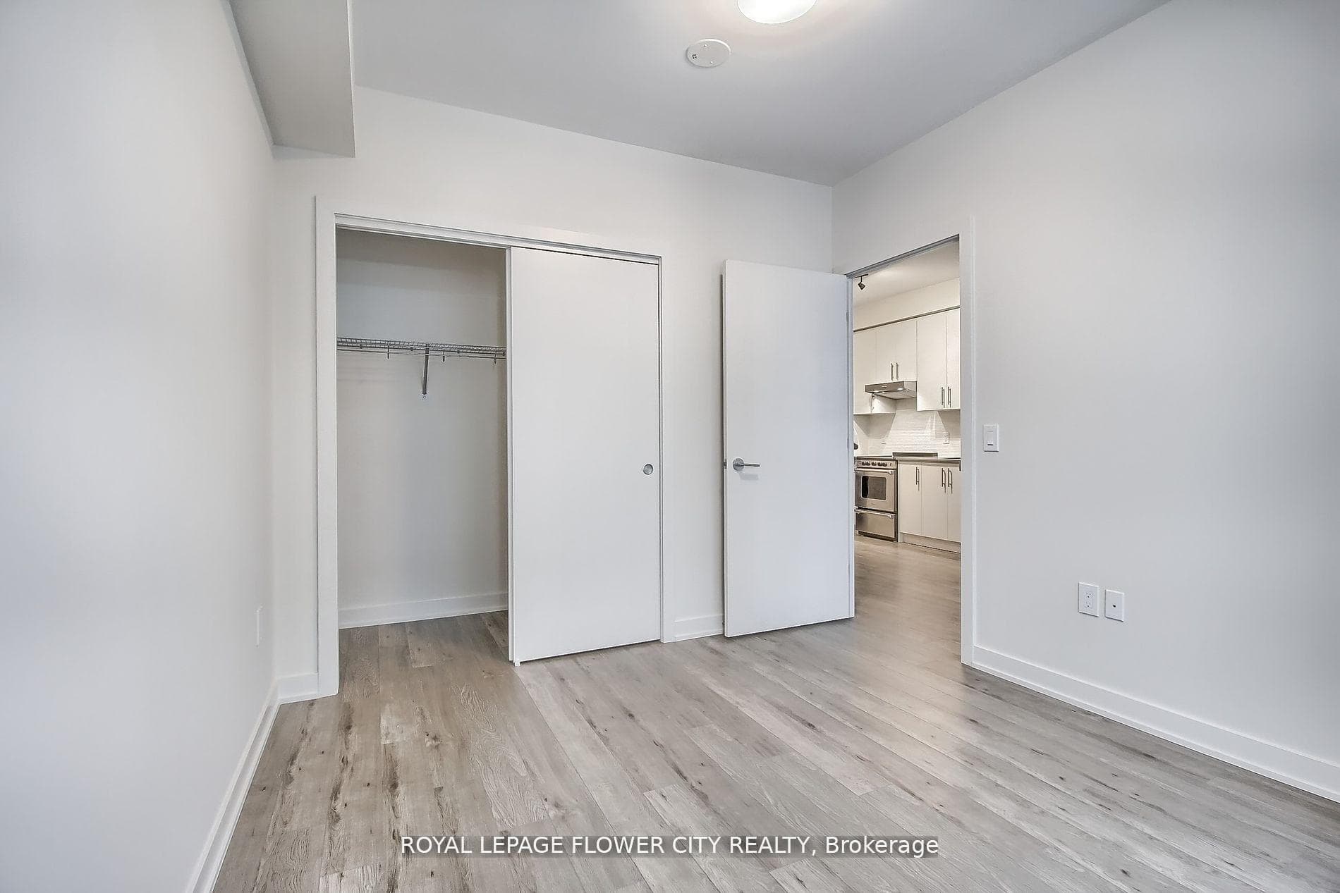 212 King William Street Unit 1011 photo 42