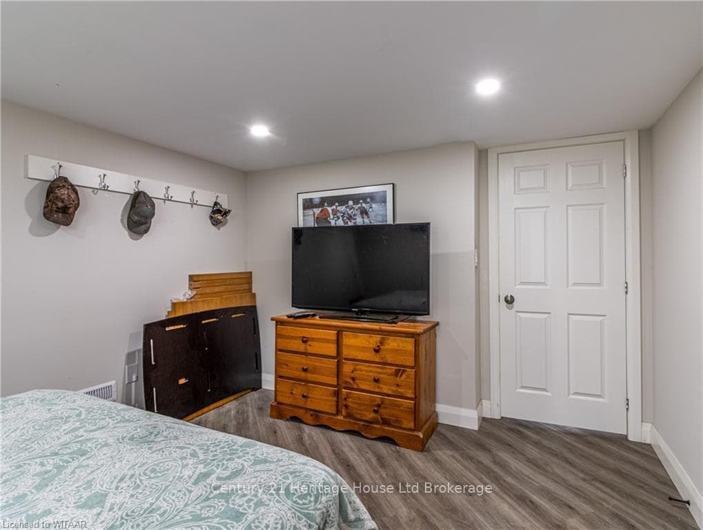 980 DEVONSHIRE Avenue photo 23
