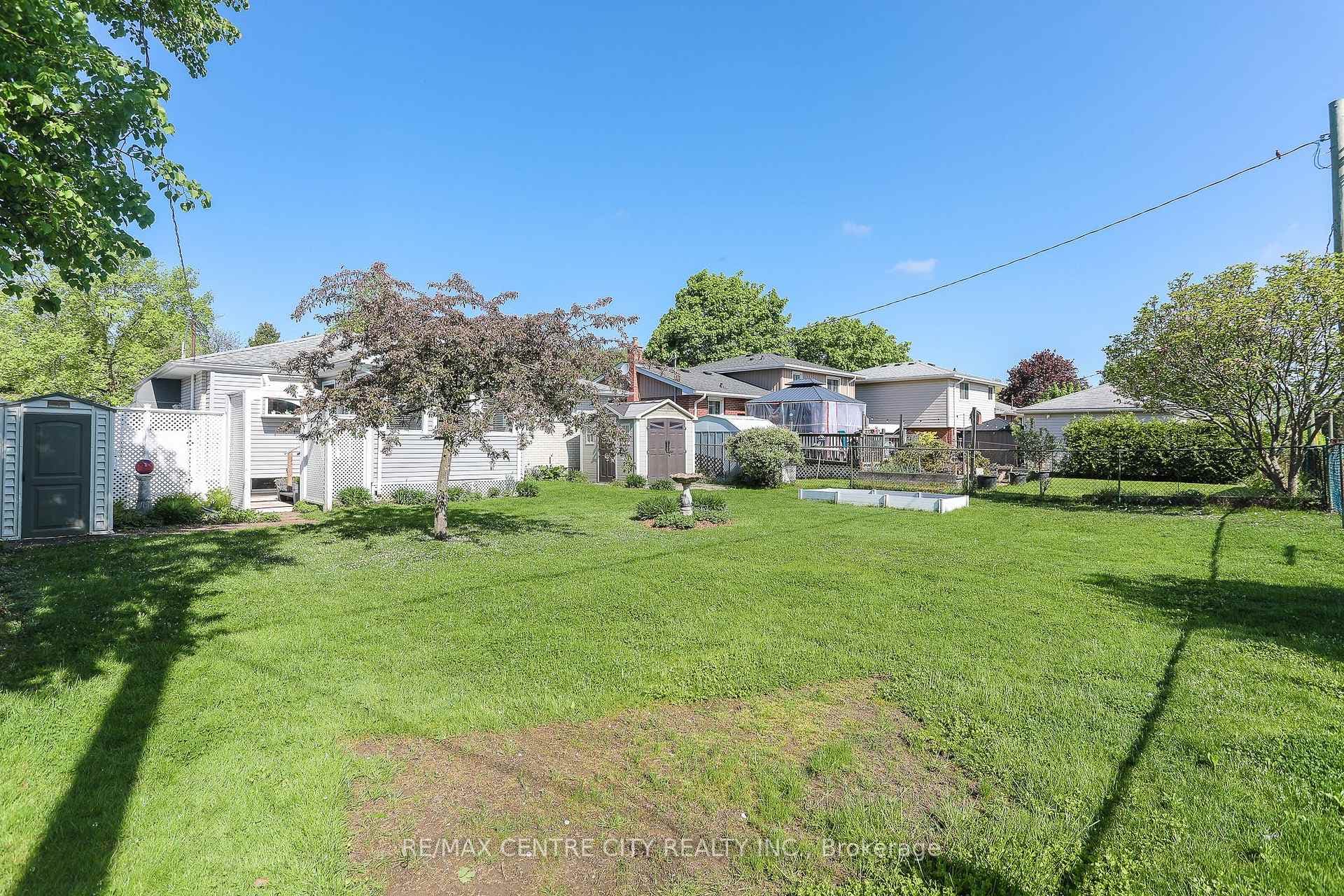 90 LAWRENCE Avenue photo 43