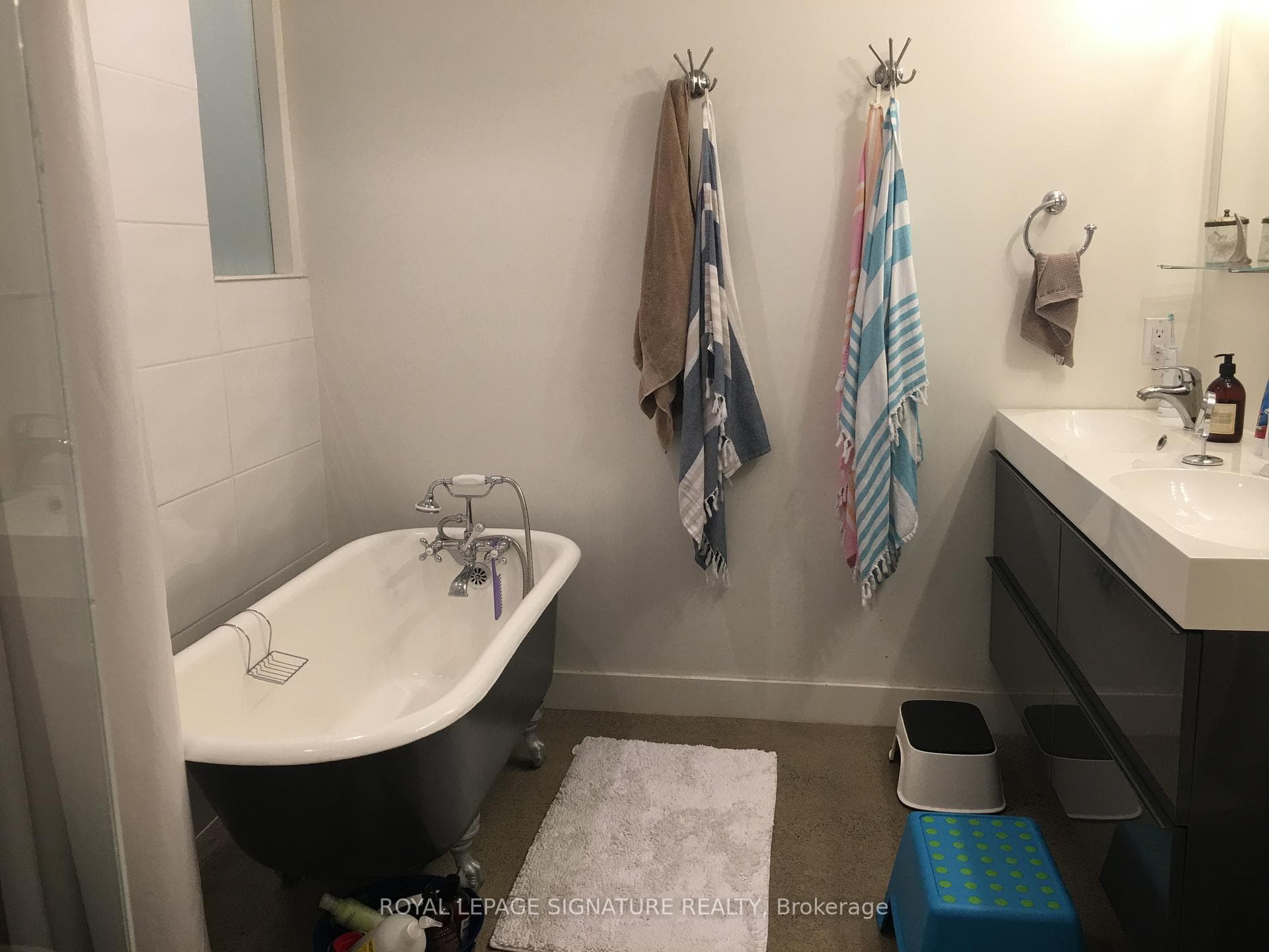 40 Thorncliffe Avenue Unit Bsmt photo 15