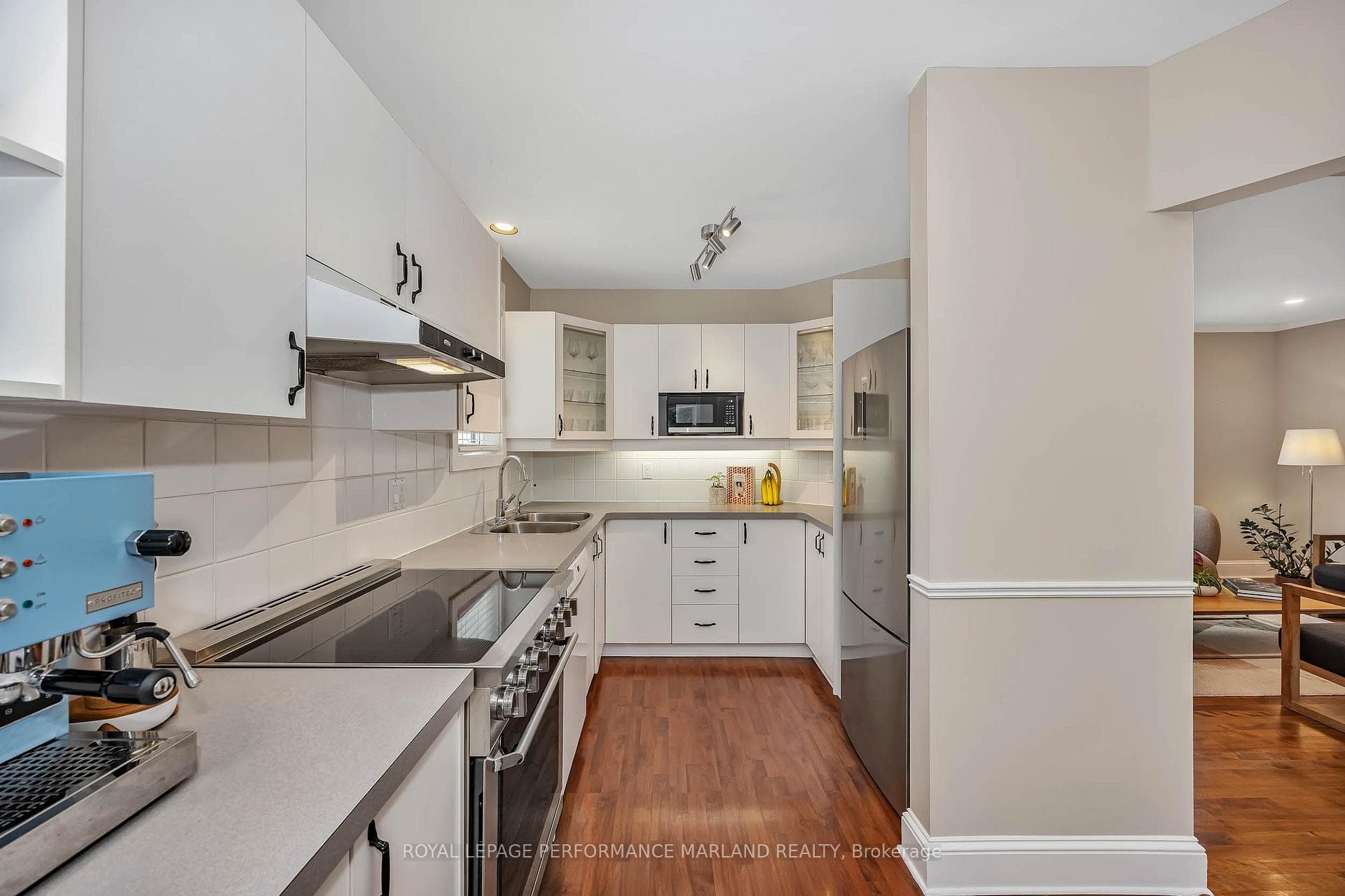 128 Mason Terrace photo 12