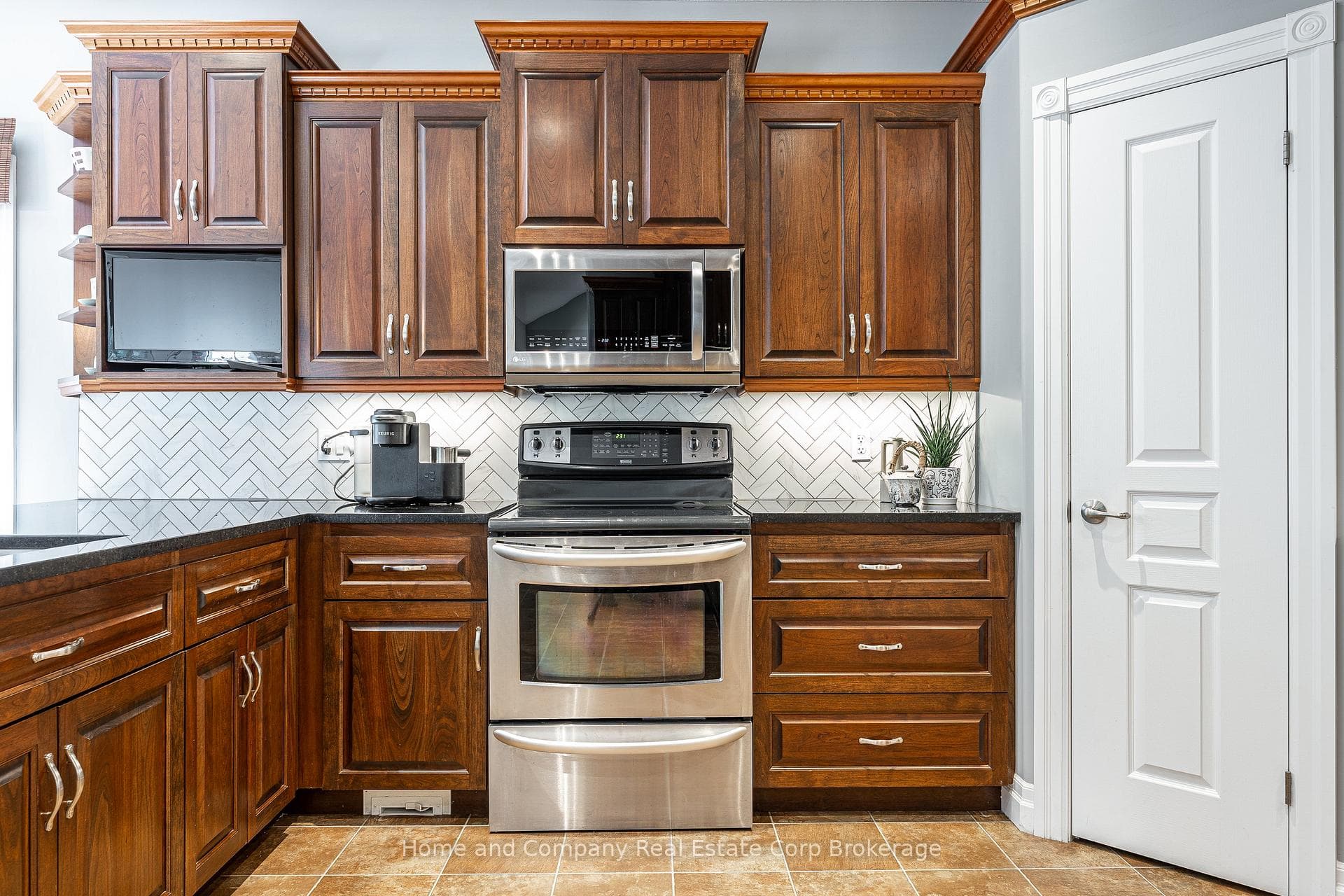 65 Sir Adam Beck Road photo 19