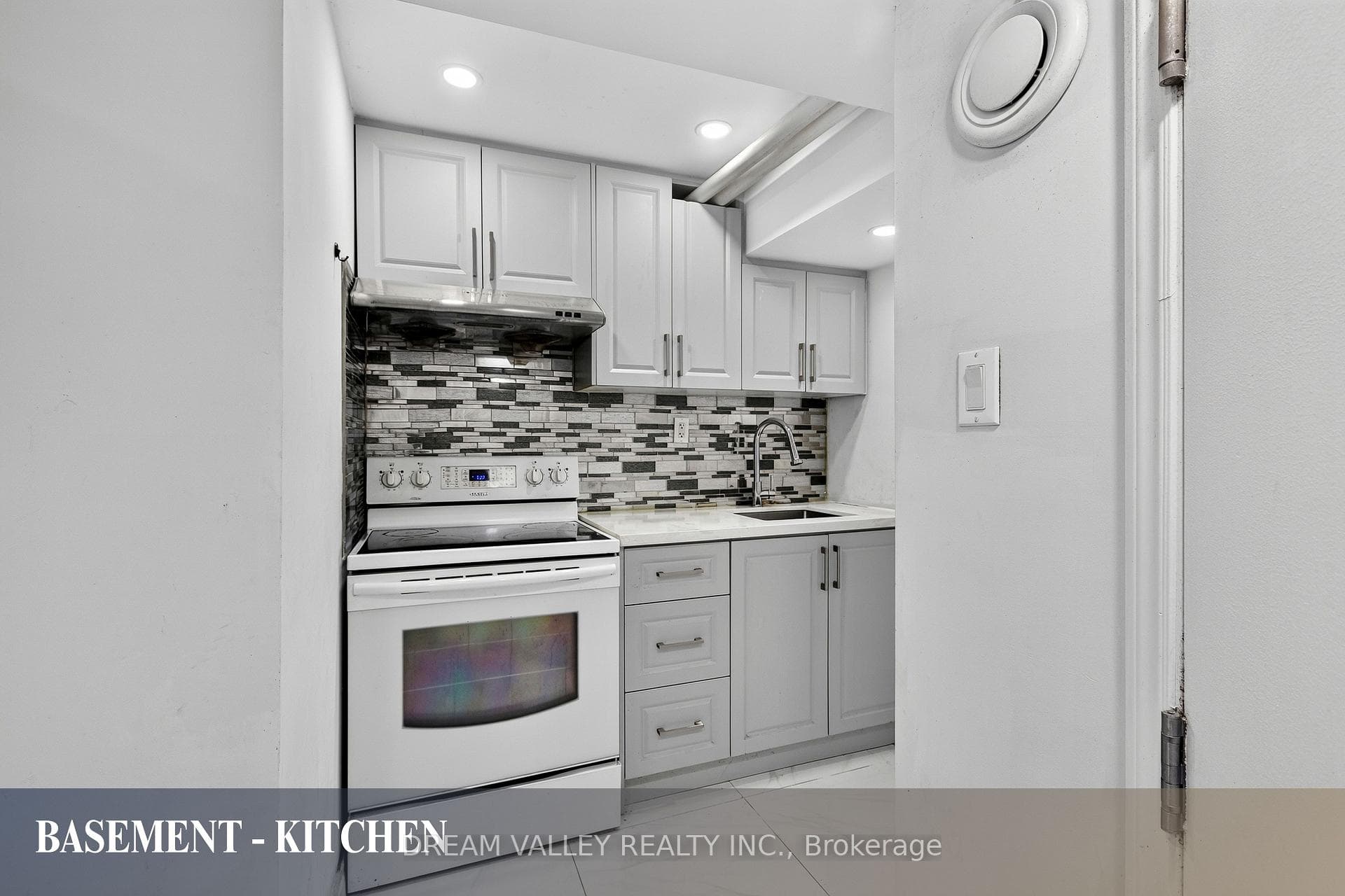 51 Sloley Road photo 32