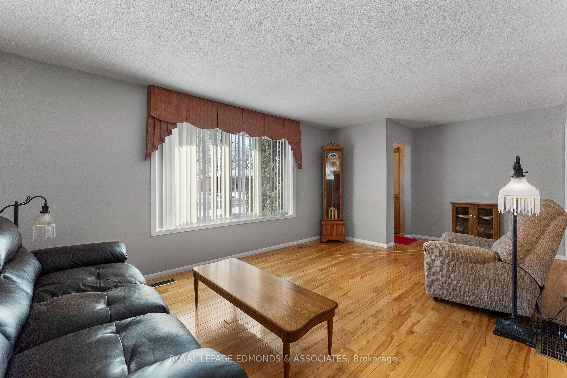 395 Chamberlain Street photo 5