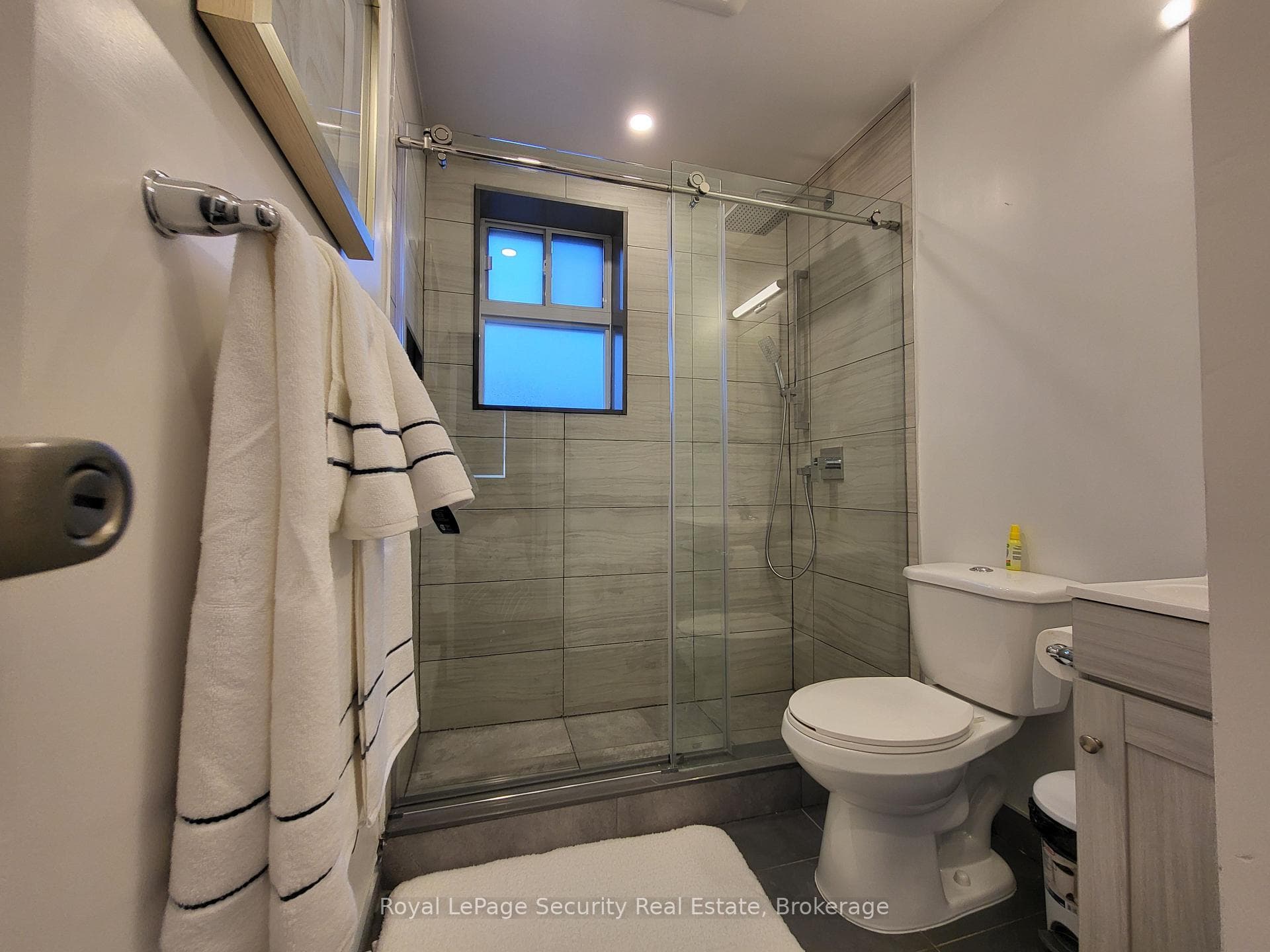 328 Lakeshore Road Unit 2 photo 7