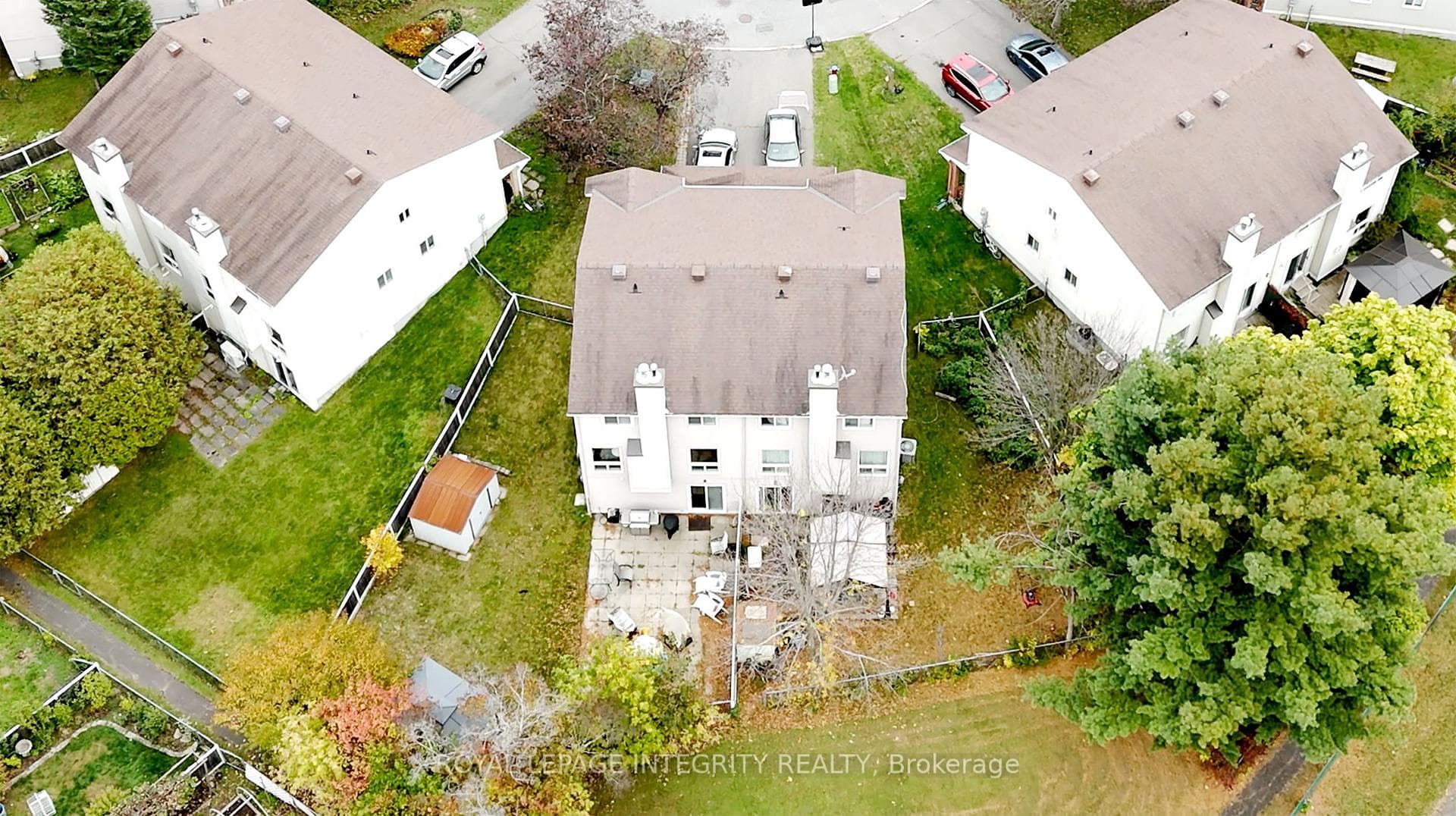1080 DES ORMES Place photo 35