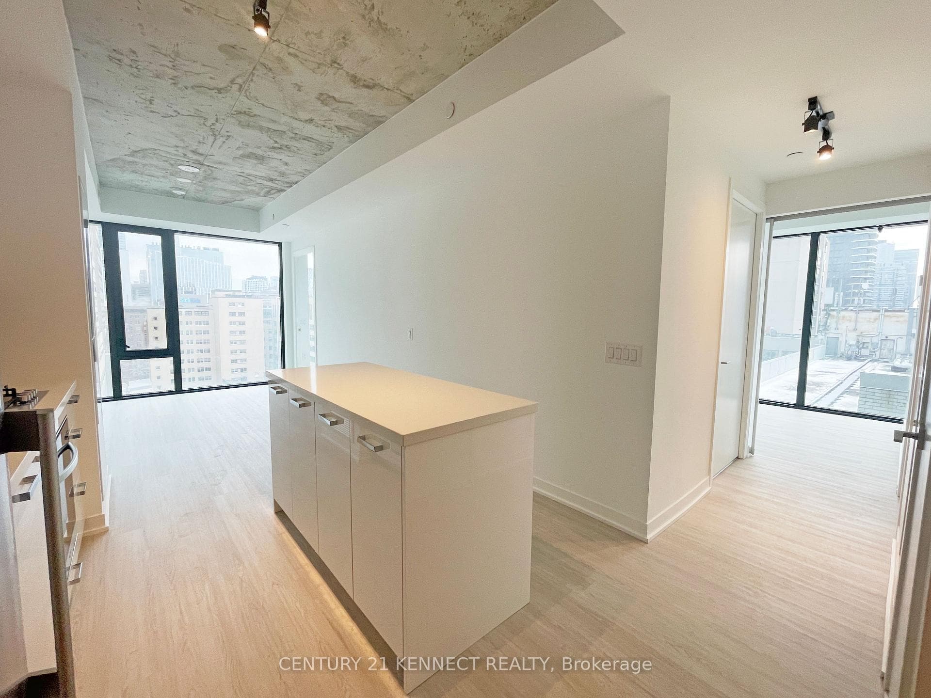 195 McCaul Street Unit 1310 photo 5