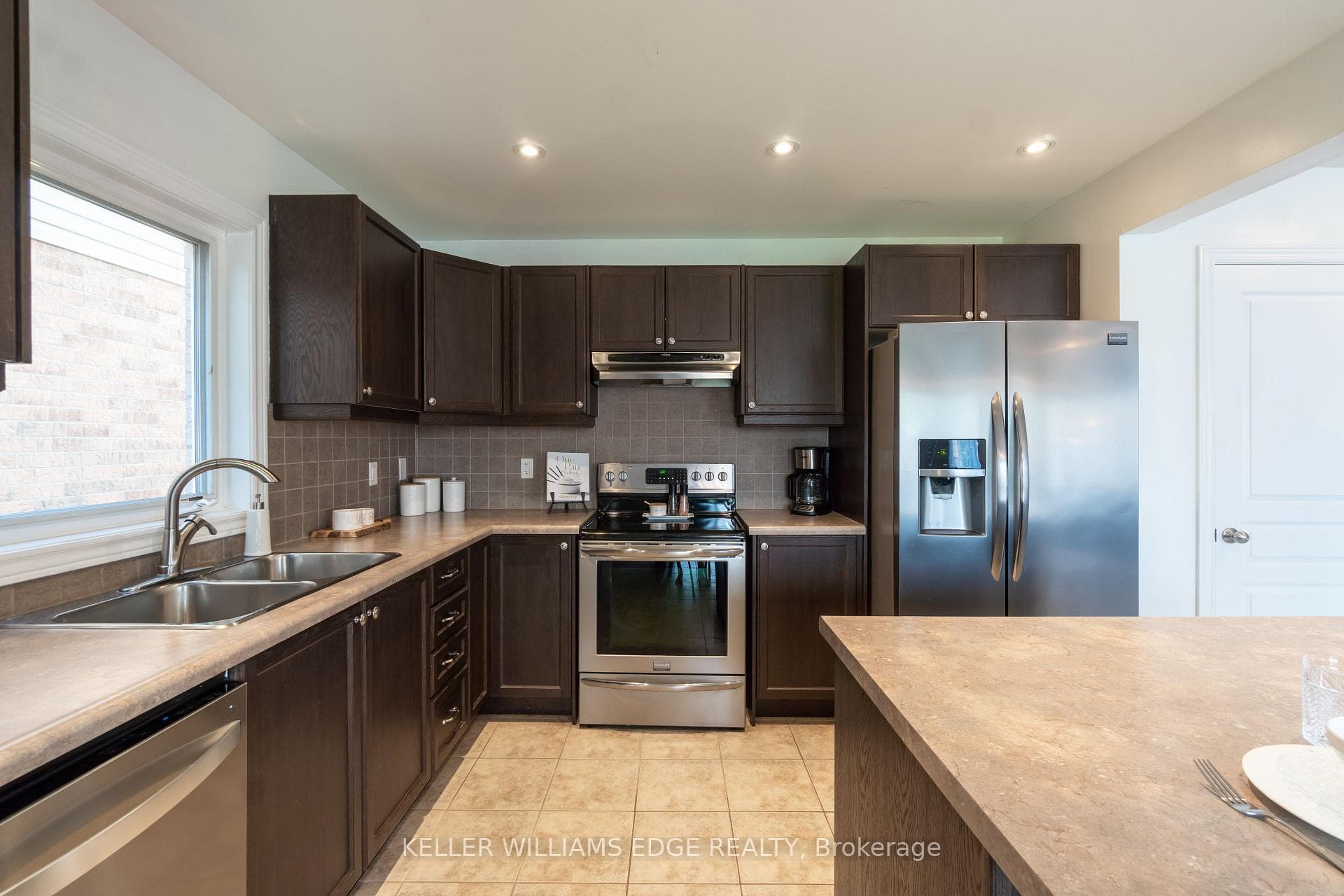 187 Penny Lane photo 15