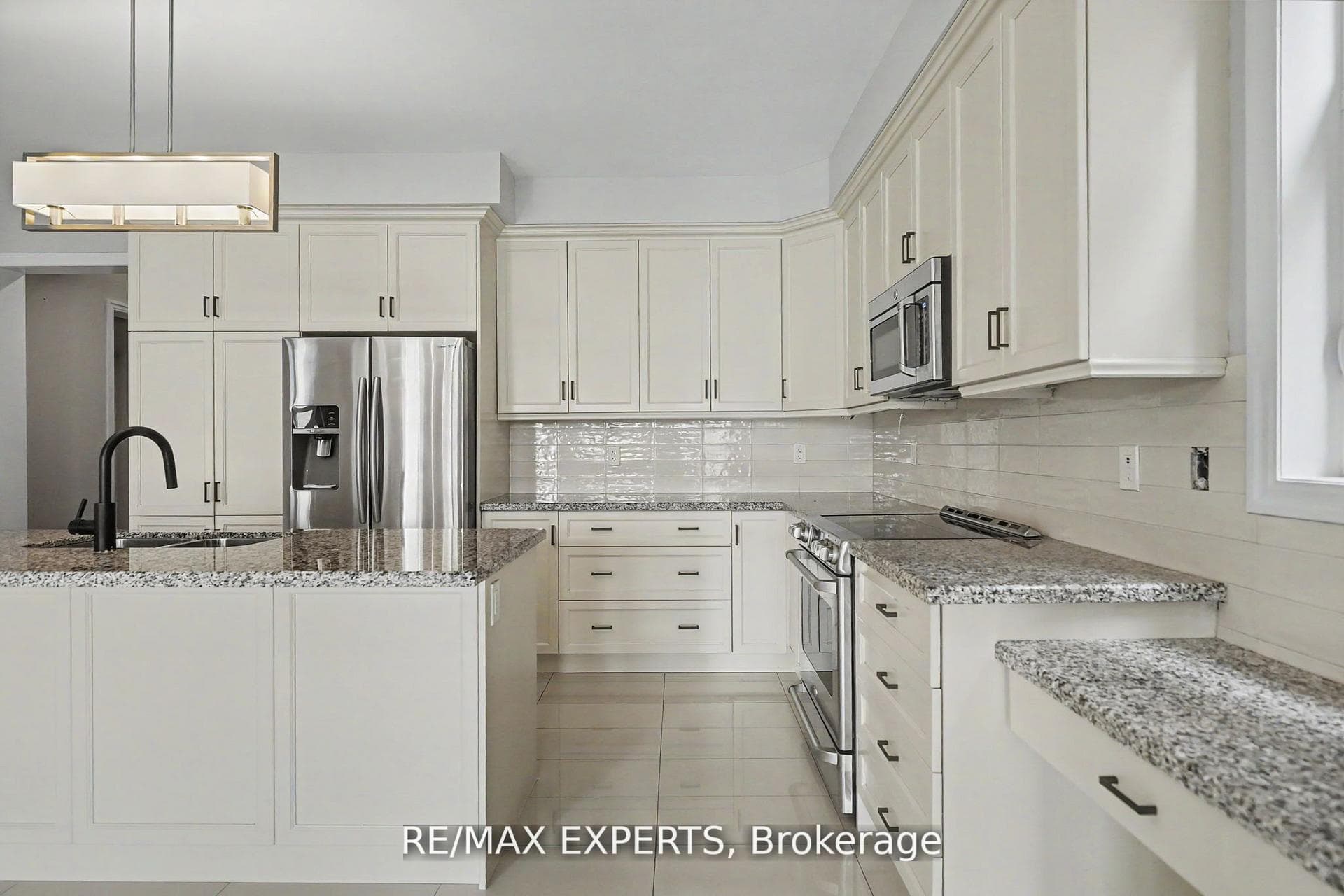 4 Sim Hill Crescent photo 26