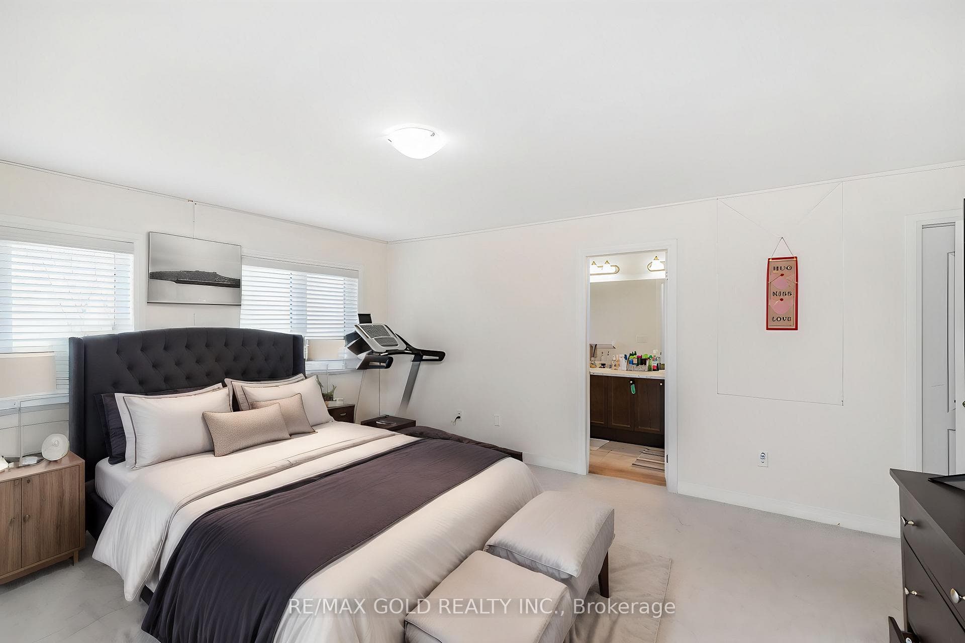 121 Huntingford Trail photo 24