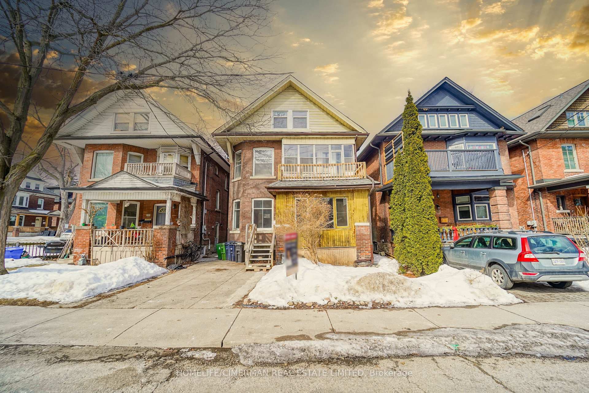 98 Dewson Street photo 1