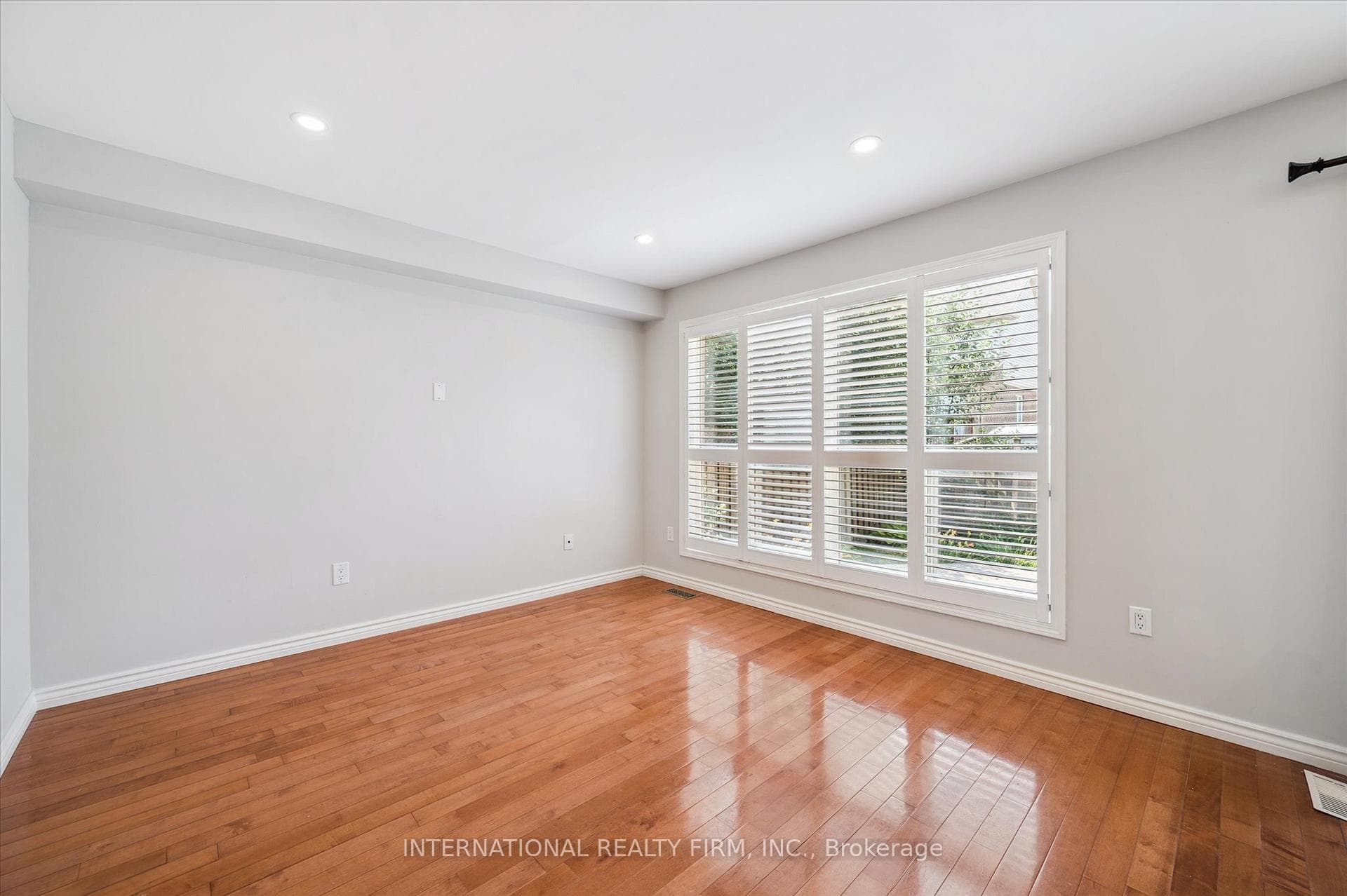 2348 Proudfoot Trail photo 13