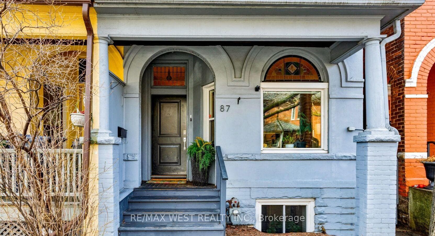 87 Springhurst Avenue photo 1
