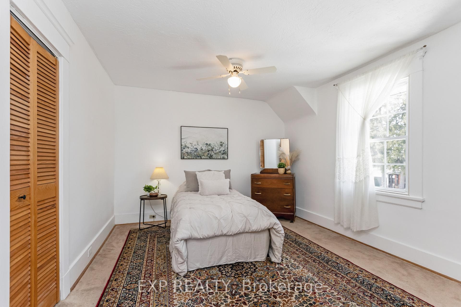 517 Smerdon Street photo 17