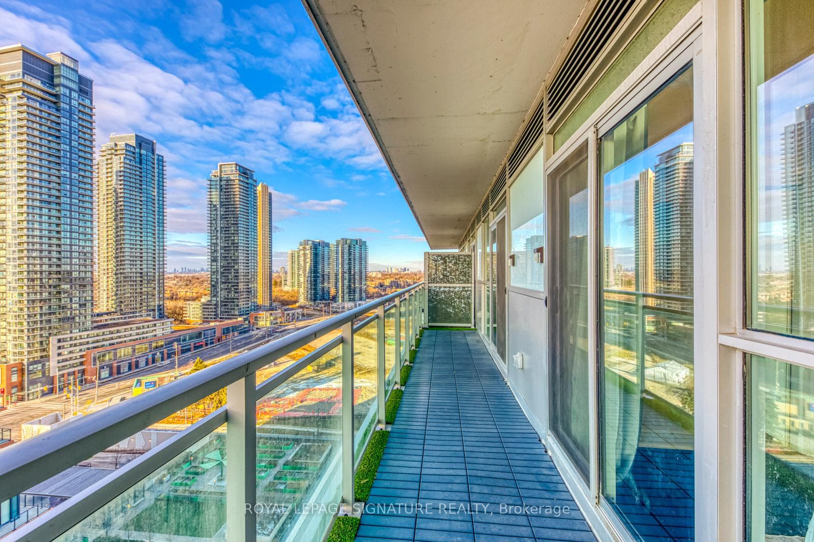 33 Shore Breeze Drive Unit 1502 photo 11