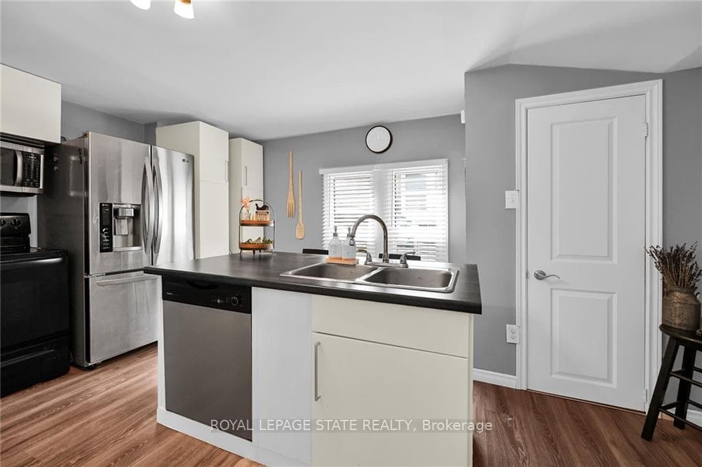 218 Park Avenue photo 24