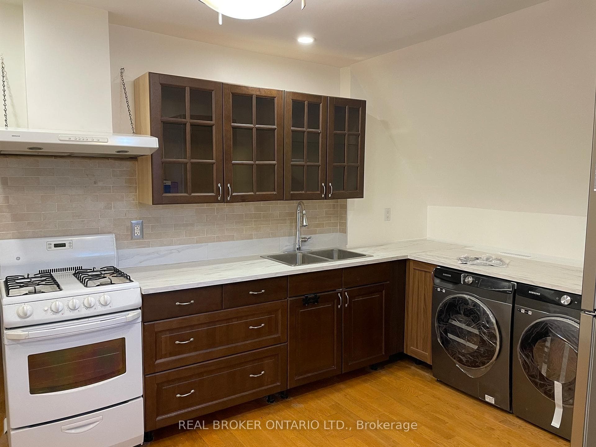 488 Logan Avenue photo 7