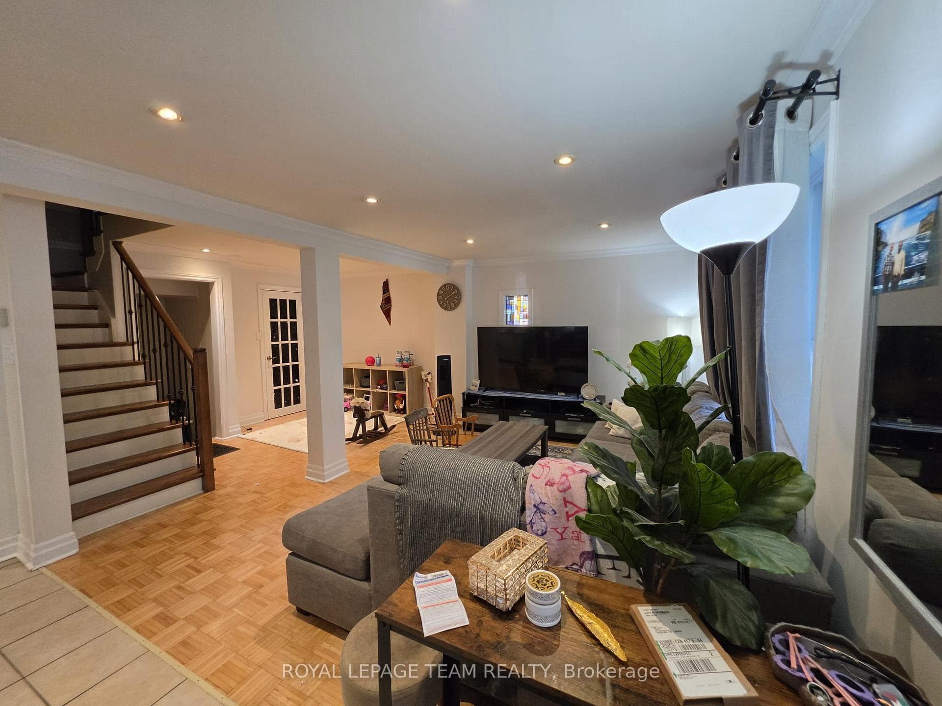 1247 Summerville Avenue photo 10