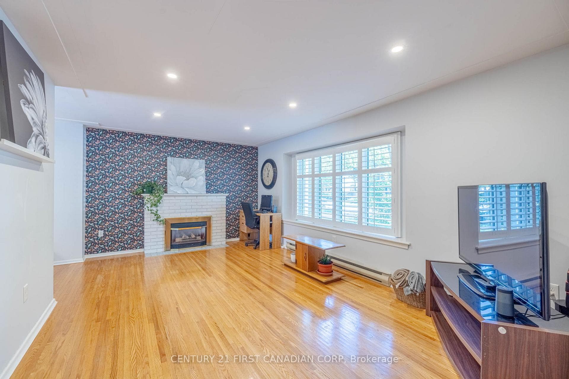 798 Warwick Street photo 7