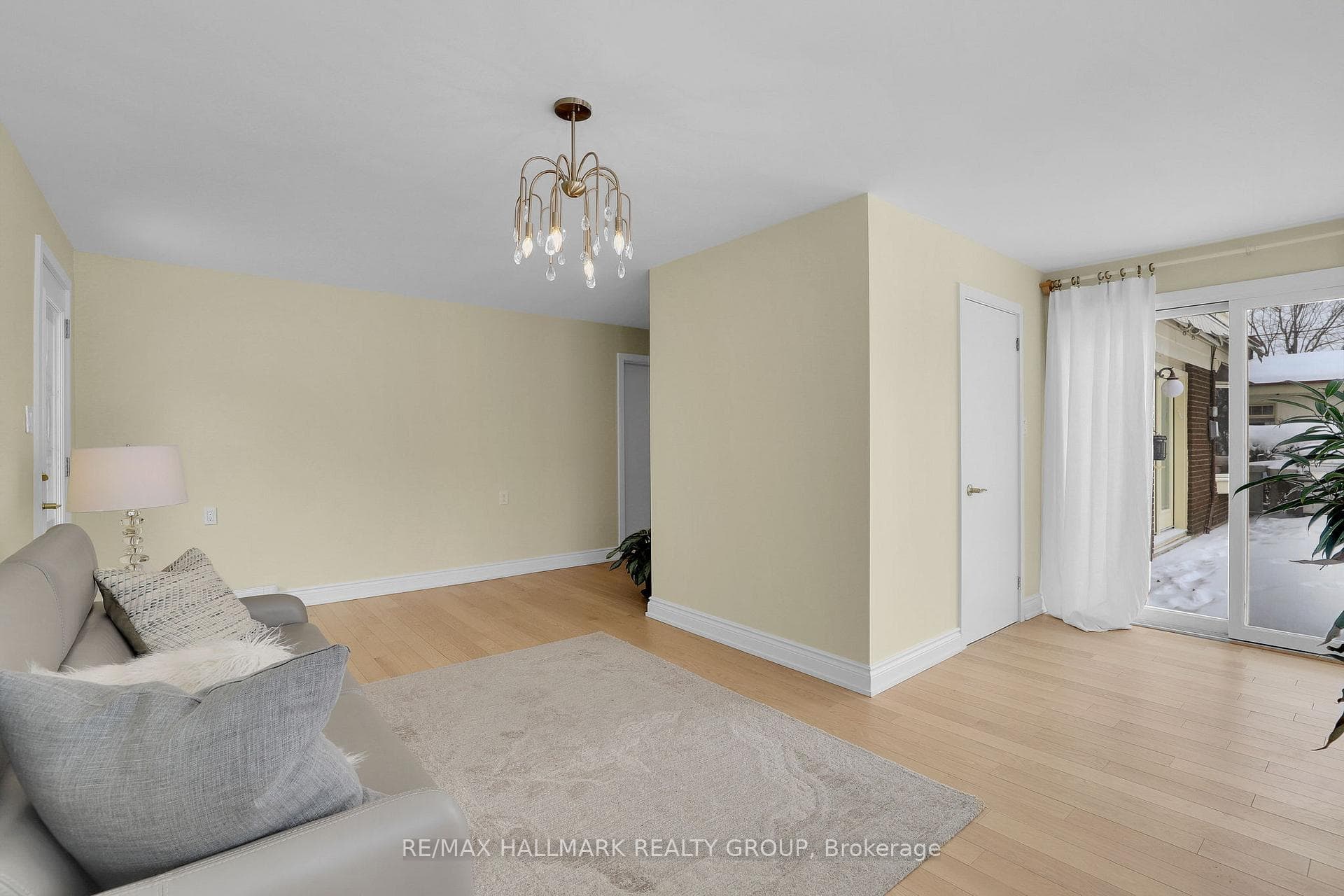 1712 Playfair Drive photo 24