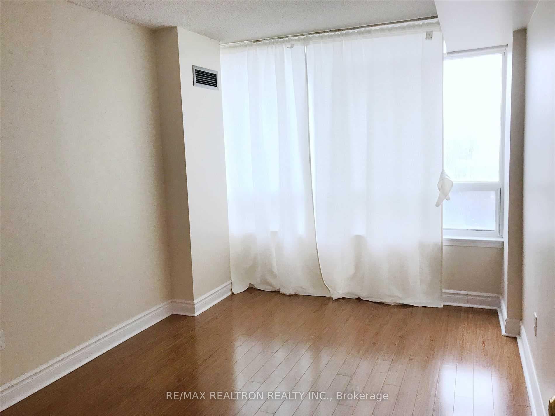350 Alton Towers Circle Unit 204 photo 8