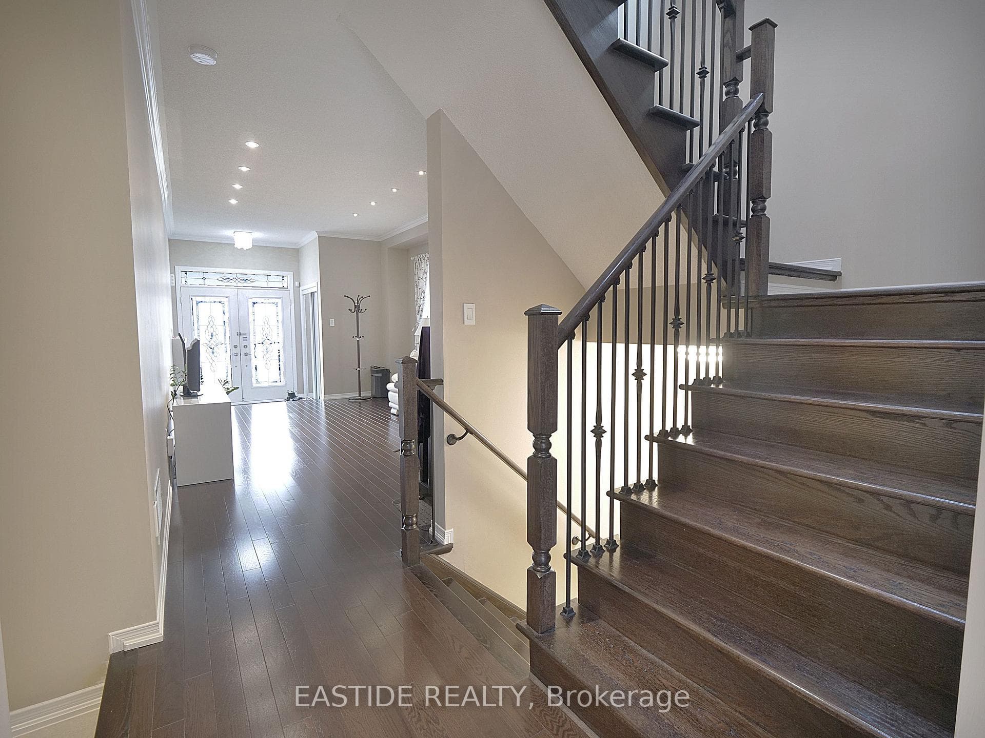 190 Delbert Circle photo 7