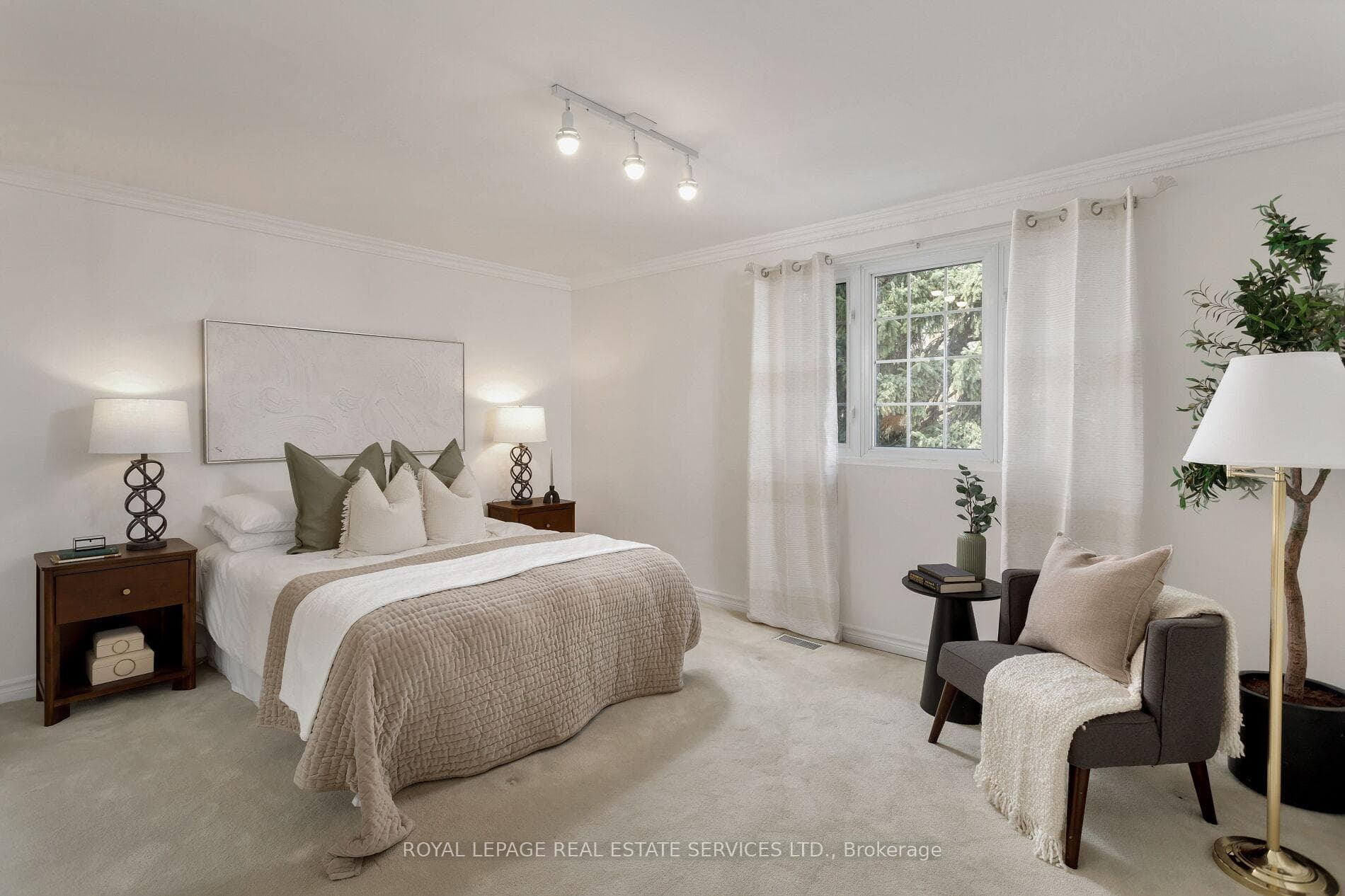 21 Rustywood Drive photo 16