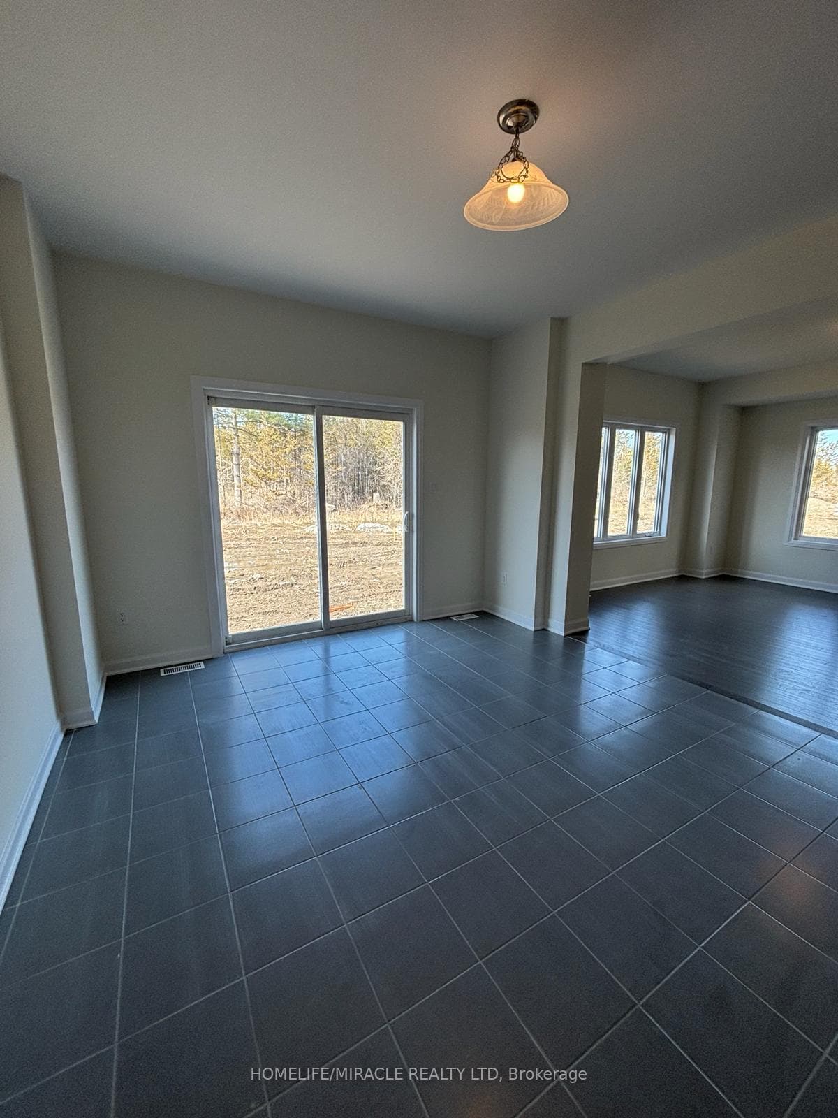 122 Gildersleeve Boulevard photo 8