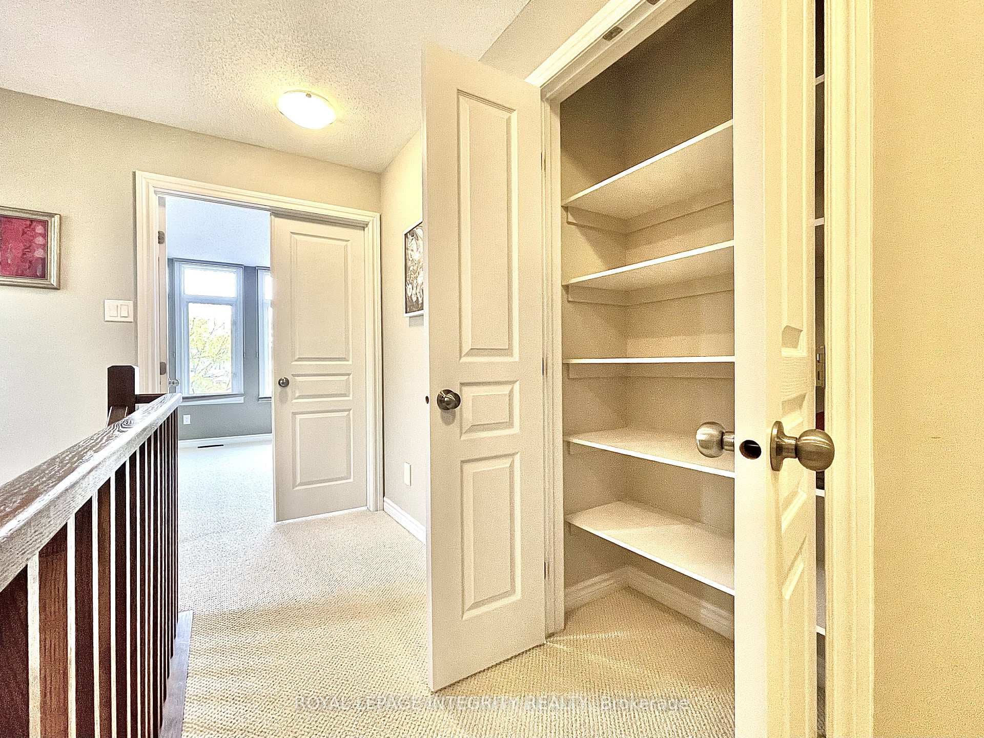 616 WHITECLIFFS Avenue photo 18