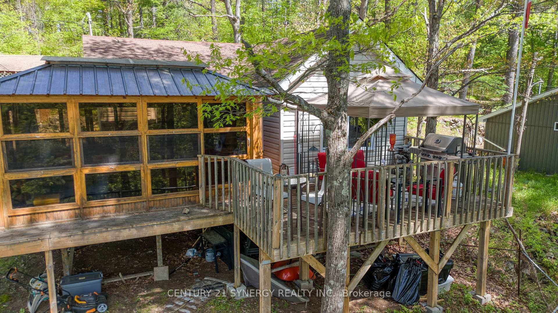 664 Raby Road photo 12