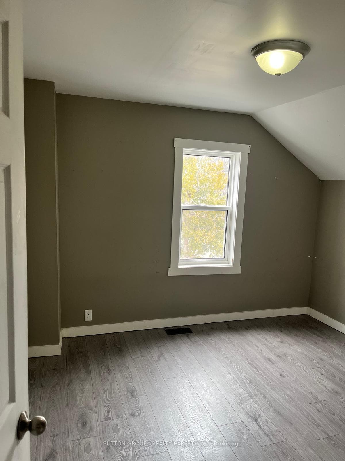 328 Centre Street Unit Upper photo 8