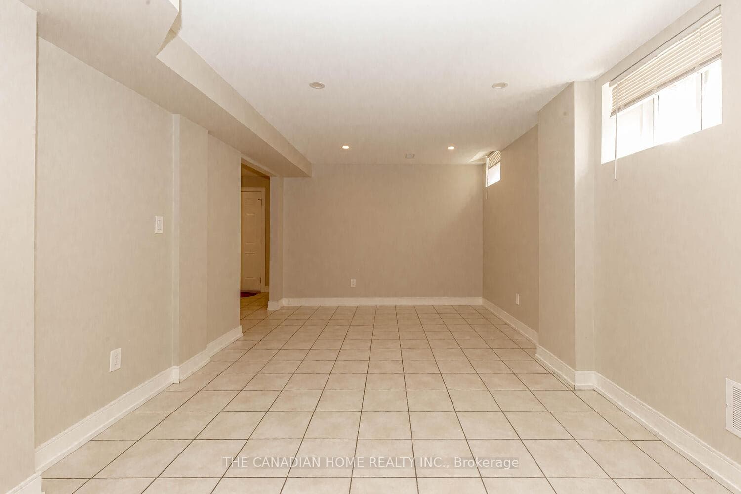 6292 DONWAY Drive Unit BSMNT photo 21