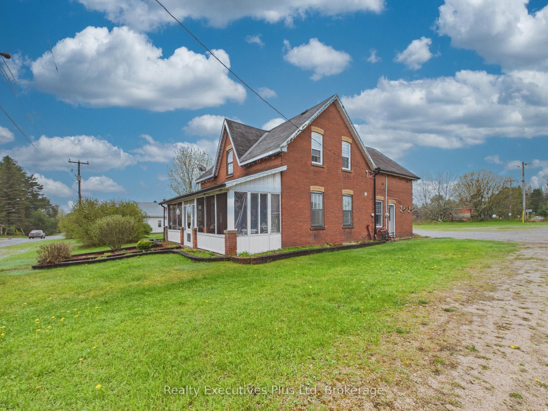16 Albert Street photo 3