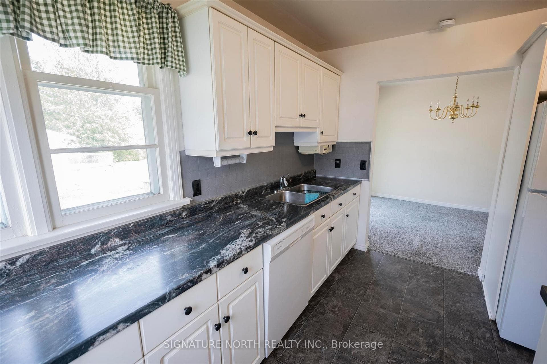 278 Shuniah Street photo 11