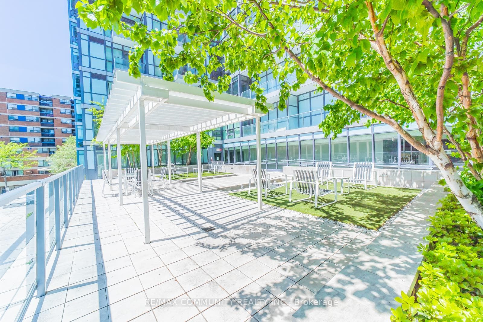 210 Simcoe Street Unit 1210 photo 32