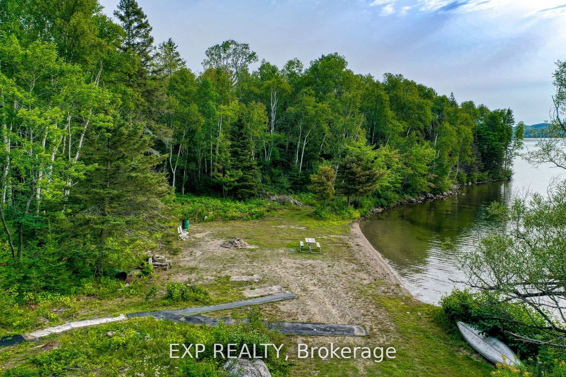 725 Lochhead Drive photo 14