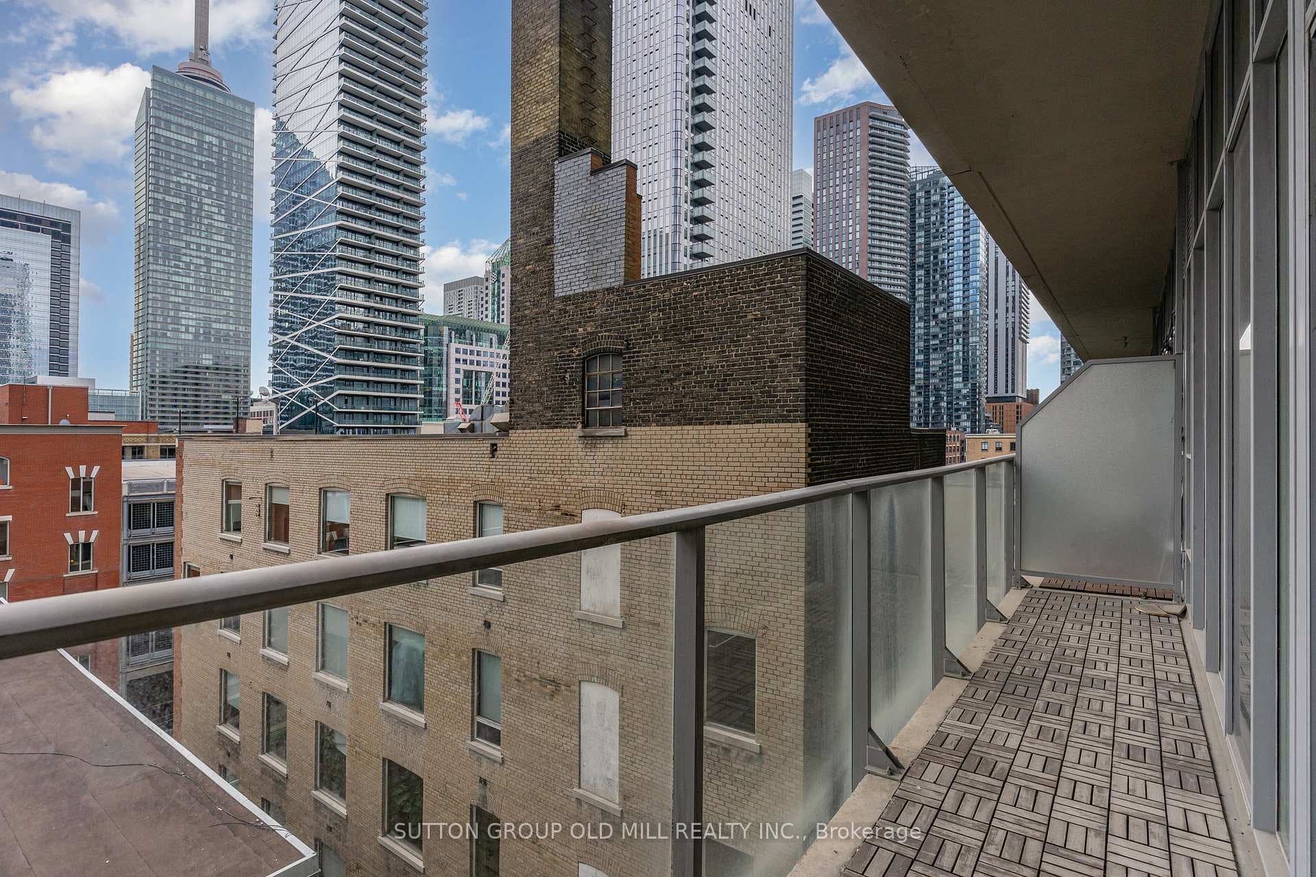 126 Simcoe Street Unit 713 photo 12