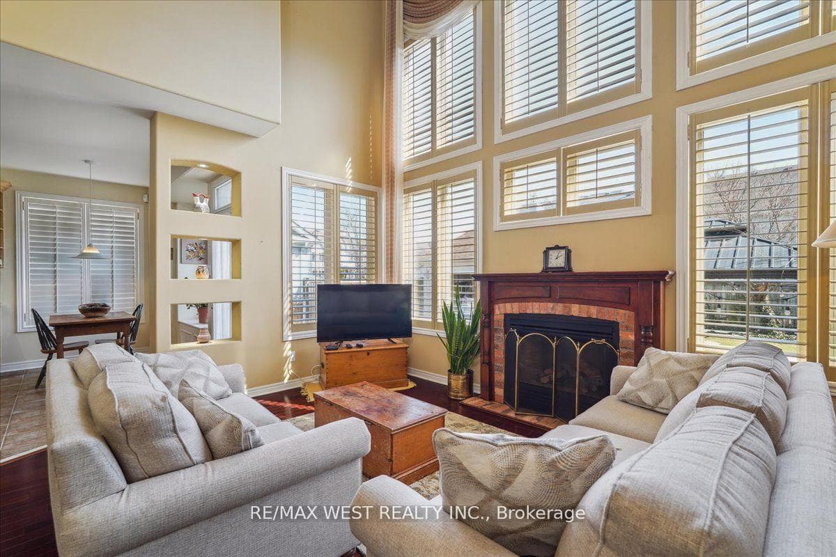 912 John Watt Boulevard photo 8