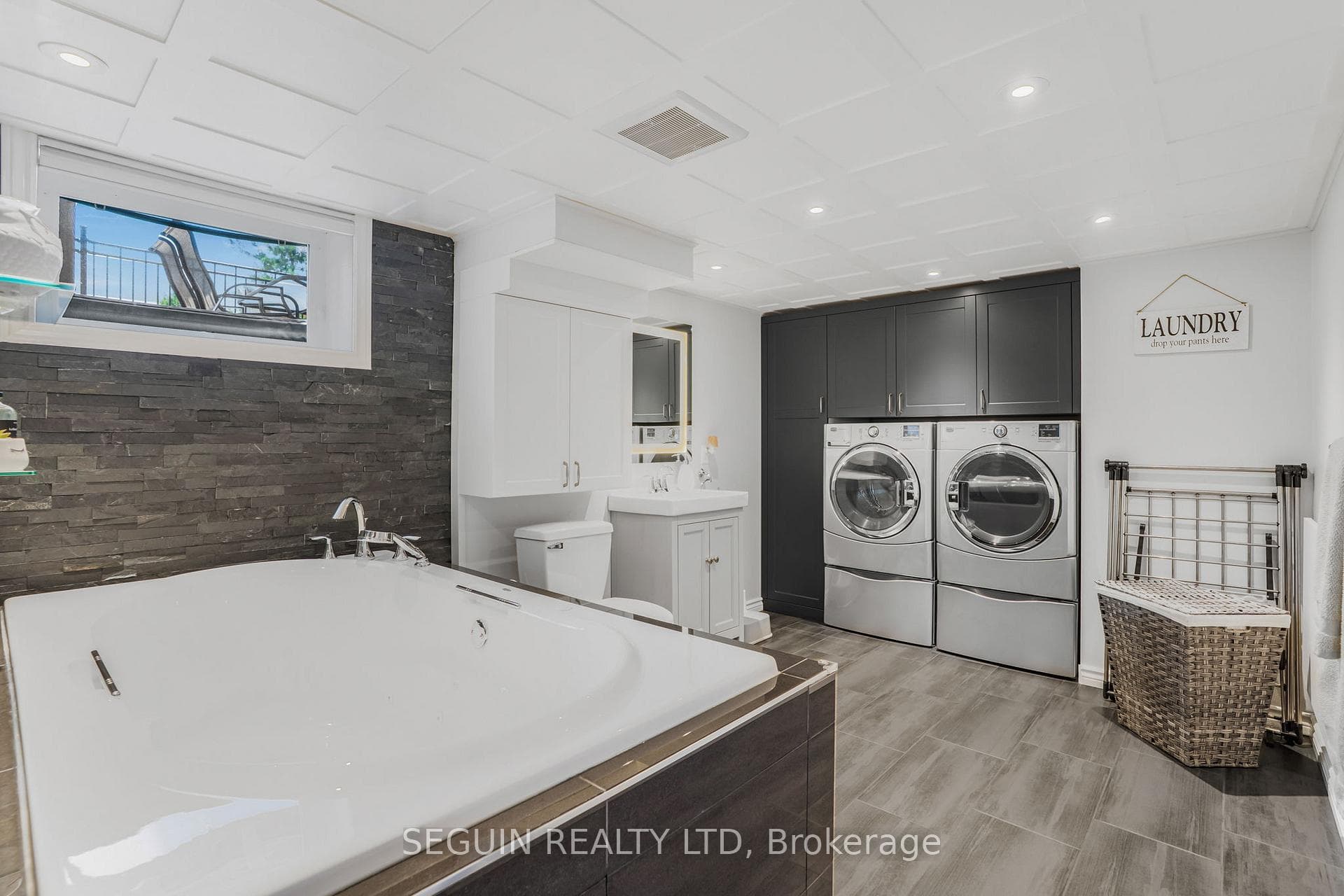 114 Stanley Avenue photo 35