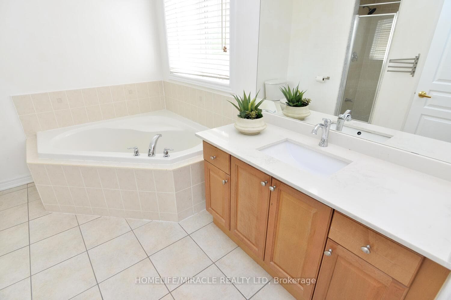 100 Rizal Avenue photo 27
