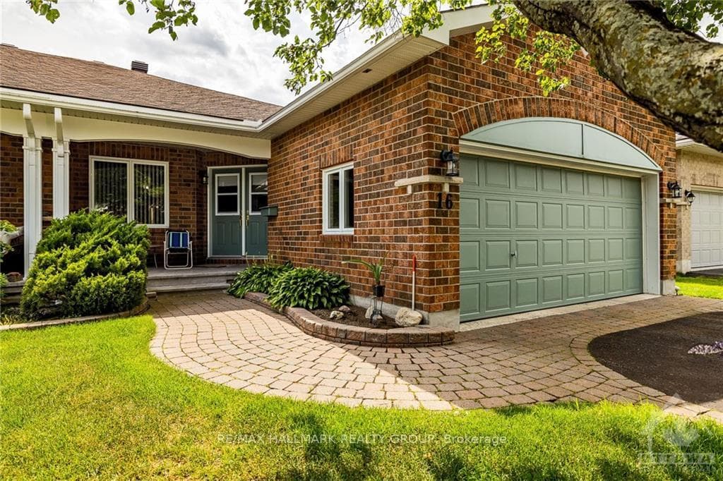 16 KINGBIRD Court photo 2