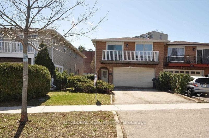92 Heatherside Drive Unit Main photo 1