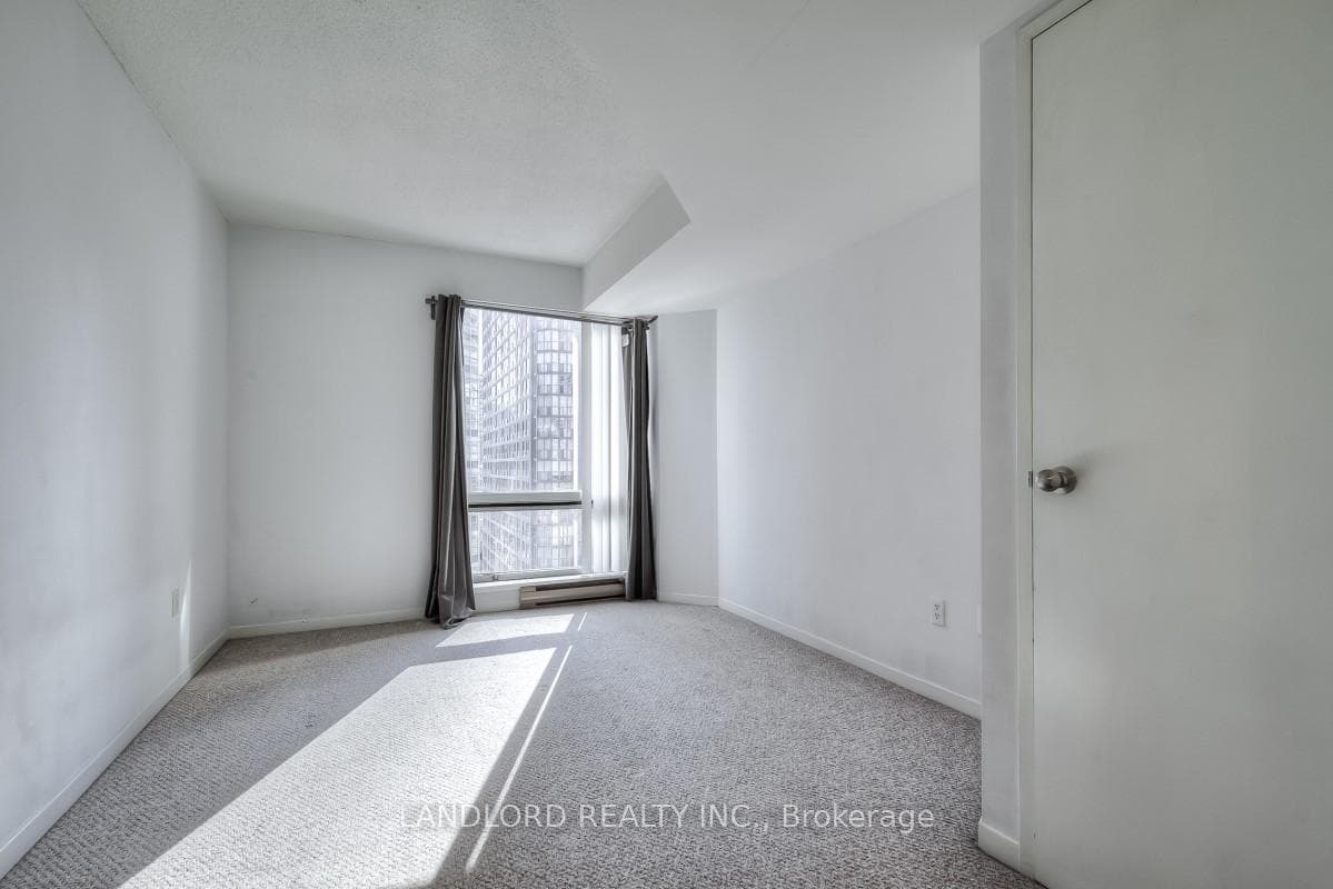 1001 Bay Street Unit 1006 photo 12