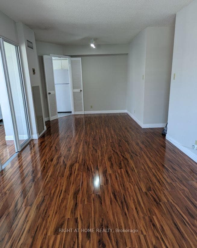 717 Bay Street Unit 1111 photo 9
