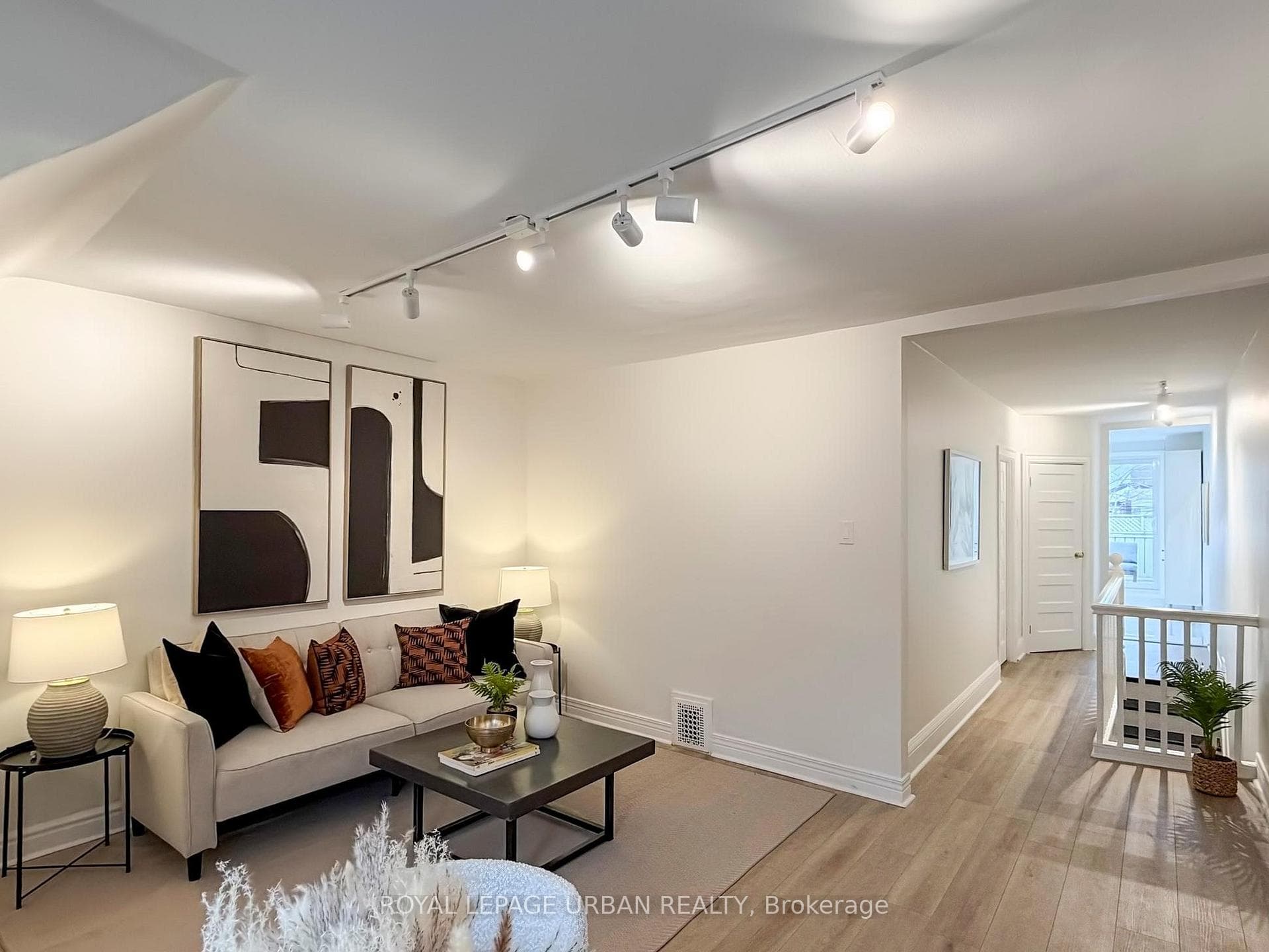772 Richmond Street photo 23