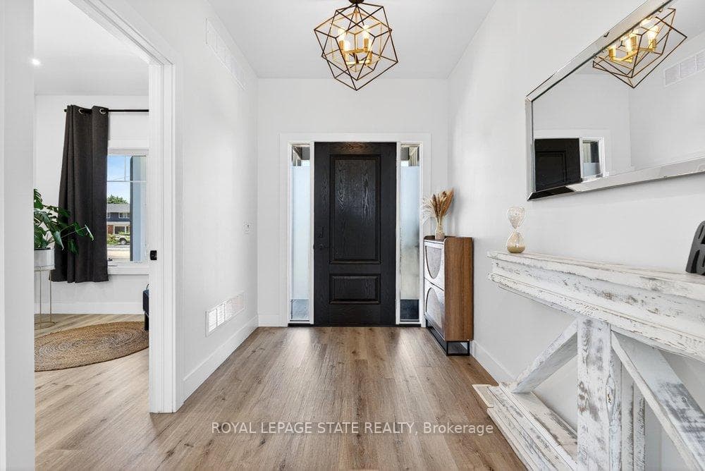 4286 Victoria Avenue photo 9