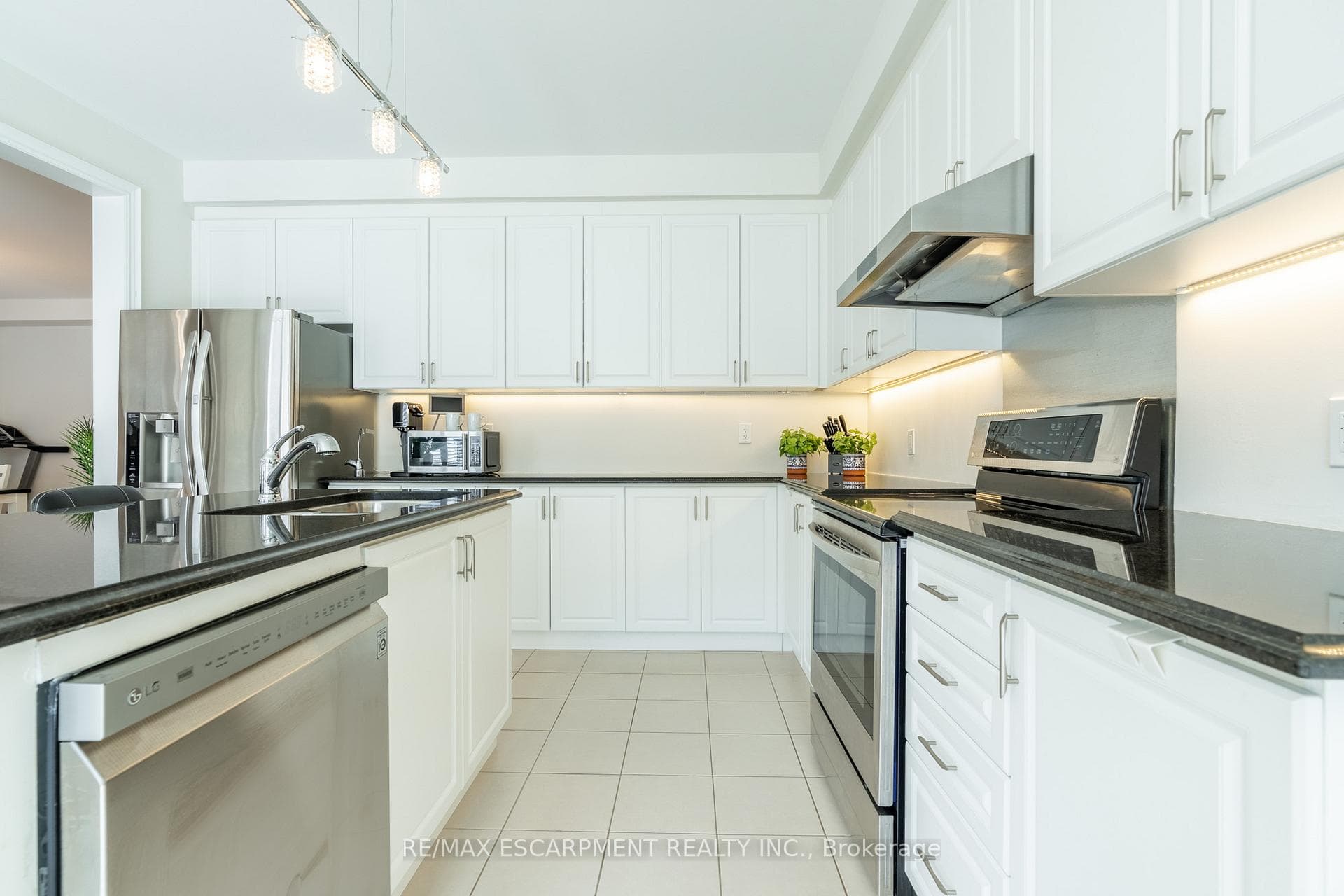 29 Babcock Street photo 13