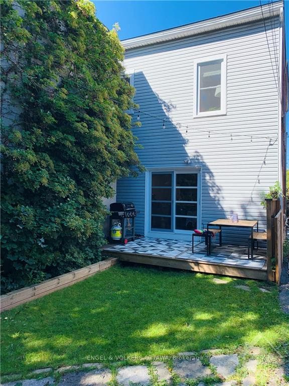 24 SPRUCE Street photo 29