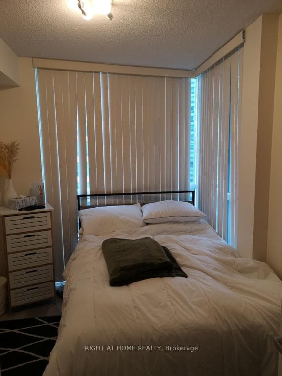 12 Yonge Street Unit 1305 photo 14